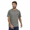 Tee-shirt Patagonia P-6 Label Pocket Responsibili-Tee Gravel Heather -Surfen Geschäft 04516d52c18665a0b51969be9ef5ef3fa06a94c0 E22PATATEH71586 1