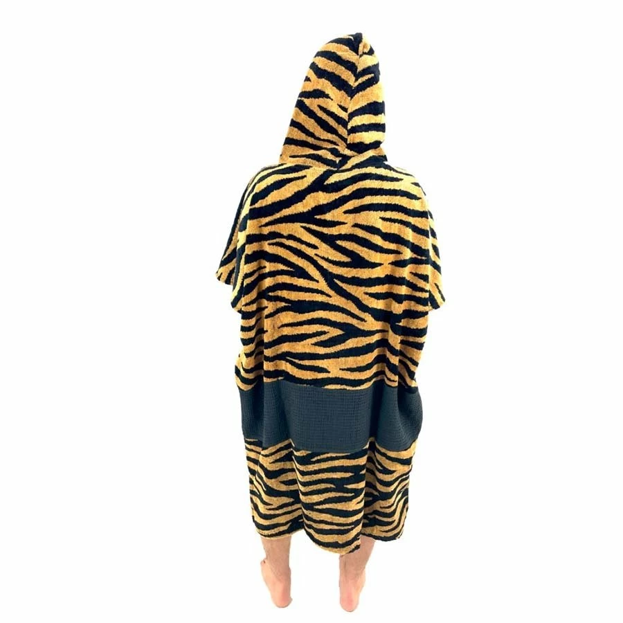 Poncho Surf All-In V Bumpy Jacquard - Zebra / Black 4 Poncho Surf All-In V Bumpy Jacquard - Zebra / Black – Image 2