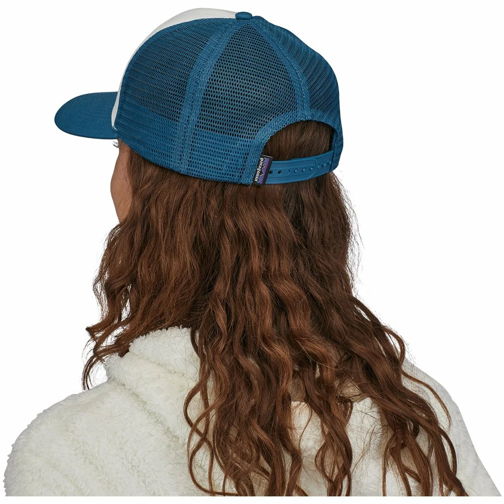 Casquette Patagonia P-6 Logo Lopro Trucker Hat White Wavy Blue 4 Casquette Patagonia P-6 Logo Lopro Trucker Hat White Wavy Blue – Image 2