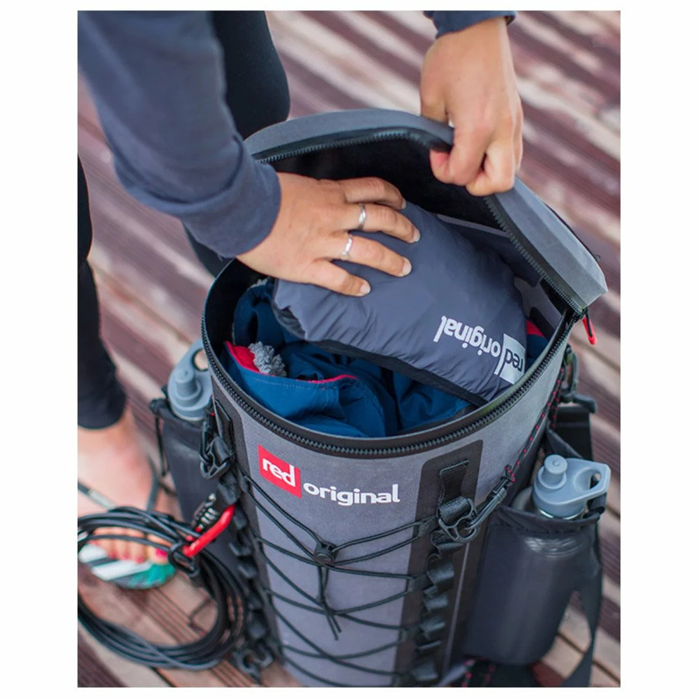 Red Paddle Co. Sac étanche Red Paddle Co Deck Bag 22L Gris 8 Red Paddle Co. Sac étanche Red Paddle Co Deck Bag 22L Gris – Image 6