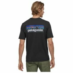 Tee-shirt Patagonia P-6 Logo Responsibili-tee Black -Surfen Geschäft 419408af66c36b15e9f79716718ea5f8e0956899 VE20PATATEH012 2