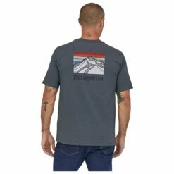 Tee-shirt Patagonia Line Logo Ridge Pocket Responsibili-Tee Plume Grey -Surfen Geschäft 6ca6708dc291443174525b2a16f11c4ab4205303 E22PATATEH3351361 2