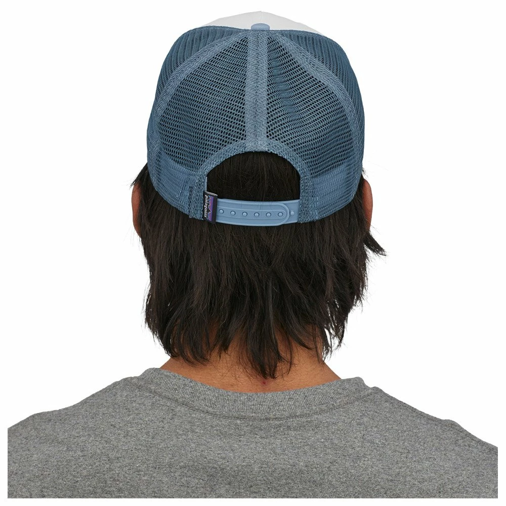 Casquette Patagonia P-6 Logo Trucker Hat White Light Plume Grey 4 Casquette Patagonia P-6 Logo Trucker Hat White Light Plume Grey – Image 2