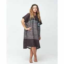 Poncho Surf After Essentials Sailor Stripes - Black 8 Poncho Surf After Essentials Sailor Stripes - Black -Surfen Geschäft 7458f501eb6d30f33835a859bc38ff6577db5532 E22AFTEWAT65448 AFTE0060015 3