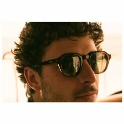Lunettes De Soleil Moken Vision Milton Brown Green Cat.3 Polarized -Surfen Geschäft 87f360018723b549ae010fce068066ec7b679763 E23MOKELUN352346 MOKE0214192 901