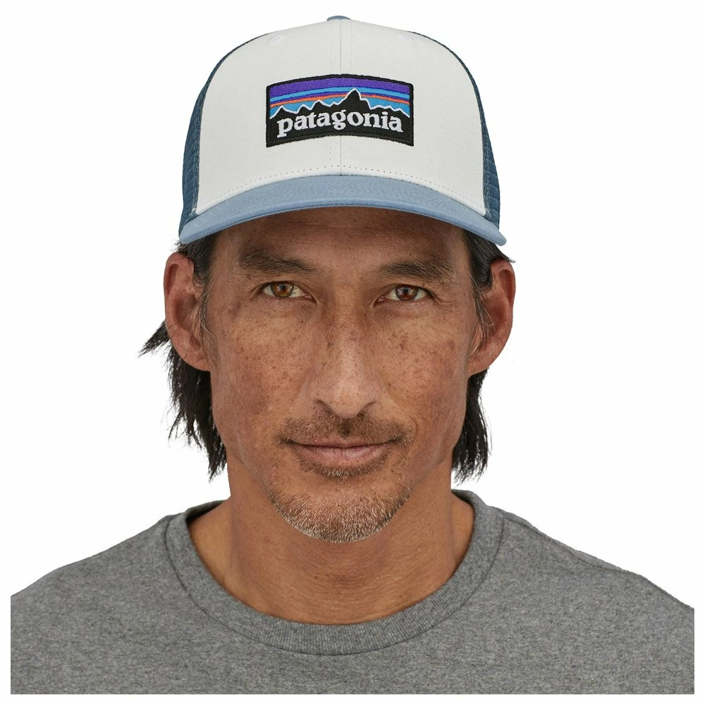 Casquette Patagonia P-6 Logo Trucker Hat White Light Plume Grey 6 Casquette Patagonia P-6 Logo Trucker Hat White Light Plume Grey – Image 4
