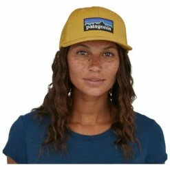Patagonia P-6 Logo Trucker Hat Cabin Gold -Surfen Geschäft d84470ff88ce49a8636d6166b54d4d5057e8ae16 E20PATAACC12155497 PATA0637096 4