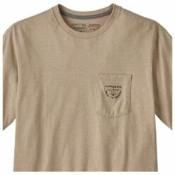 Tee-shirt Patagonia M's Forge Mark Crest Pocket Responsibili-Tee Oar Tan 5 Tee-shirt Patagonia M's Forge Mark Crest Pocket Responsibili-Tee Oar Tan -Surfen Geschäft deec6552a60180ec9cc594782d41bf192f58ae44 E22PATATEH2357191 901