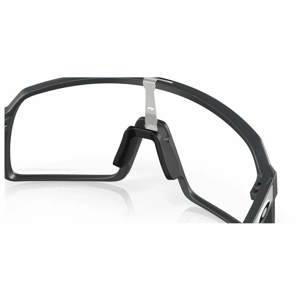 Lunettes De Soleil Oakley Sutro Matte Carbon Clear To Black Iridium Photochromic 9 Lunettes De Soleil Oakley Sutro Matte Carbon Clear To Black Iridium Photochromic – Image 7